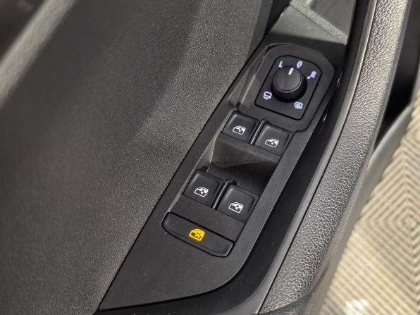 Skoda Karoq I с пробегом 2021 года, цена 2 499 000 рублей, 86614 км, внедорожник, Автокод Объявления