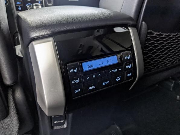 Toyota Land Cruiser Prado 150 Series Рестайлинг 2 с пробегом 2018 года, цена 4 370 000 рублей, 238427 км, внедорожник, Автокод Объявления