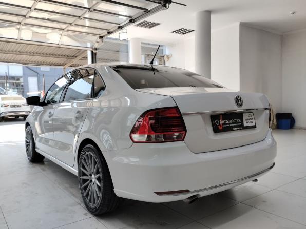Volkswagen Polo V Рестайлинг с пробегом 2016 года, цена 850 000 рублей, 271138 км, седан, Автокод Объявления