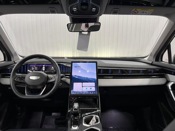 Geely Atlas II с пробегом 2024 года, цена 2 827 000 рублей, 20000 км, внедорожник, Автокод Объявления