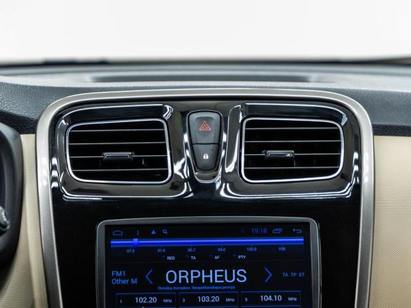 Renault Logan II Рестайлинг с пробегом 2018 года, цена 1 060 000 рублей, 84488 км, седан, Автокод Объявления
