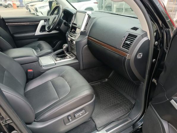 Toyota Land Cruiser 200 Series Рестайлинг 2 с пробегом 2018 года, цена 7 999 000 рублей, 83455 км, внедорожник, Автокод Объявления