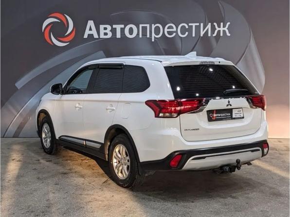 Mitsubishi Outlander III Рестайлинг 3 с пробегом 2021 года, цена 2 345 000 рублей, 117280 км, внедорожник, Автокод Объявления