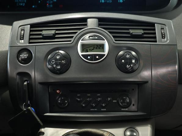Renault Scenic II Рестайлинг с пробегом 2007 года, цена 617 000 рублей, 234437 км, компактвэн, Автокод Объявления