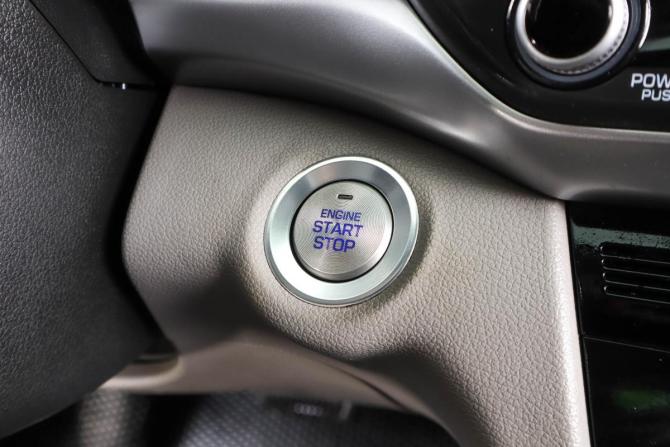 Hyundai Elantra VI (AD) Рестайлинг с пробегом 2020 года, цена 1 889 000 рублей, 32000 км, седан, Автокод Объявления