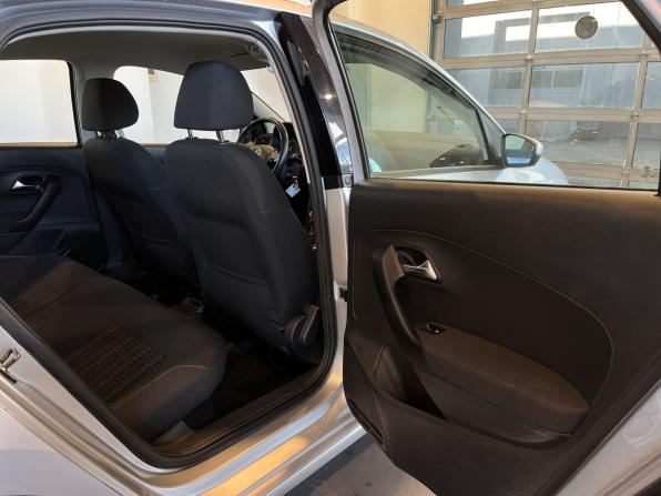Volkswagen Polo V Рестайлинг с пробегом 2019 года, цена 1 230 000 рублей, 79205 км, седан, Автокод Объявления