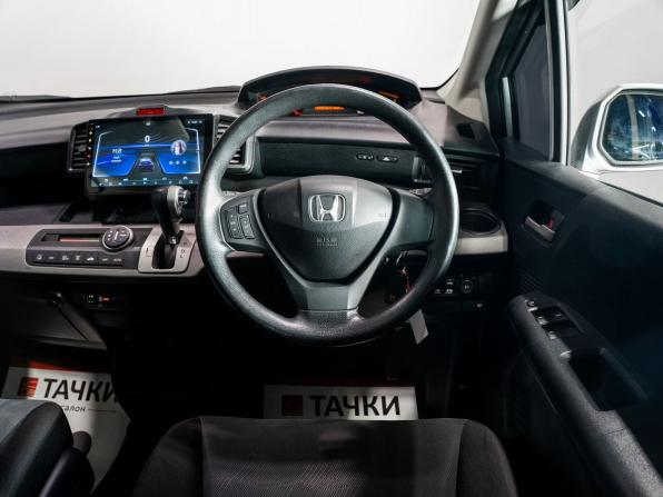 Honda Freed I с пробегом 2010 года, цена 930 000 рублей, 111231 км, компактвэн, Автокод Объявления