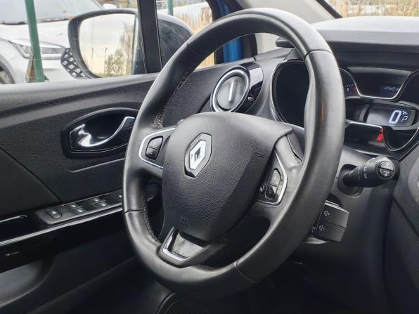 Renault Kaptur I с пробегом 2017 года, цена 1 029 000 рублей, 215000 км, внедорожник, Автокод Объявления