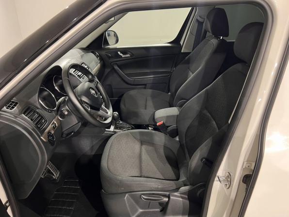 Skoda Yeti I Рестайлинг с пробегом 2015 года, цена 1 090 000 рублей, 193882 км, внедорожник, Автокод Объявления