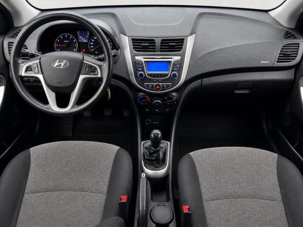 Hyundai Solaris I с пробегом 2013 года, цена 790 000 рублей, 91893 км, хэтчбек, Автокод Объявления