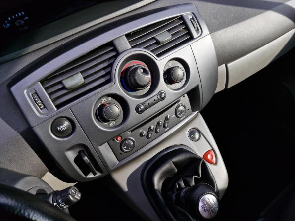 Renault Scenic II Рестайлинг с пробегом 2008 года, цена 399 000 рублей, 276342 км, минивэн, Автокод Объявления