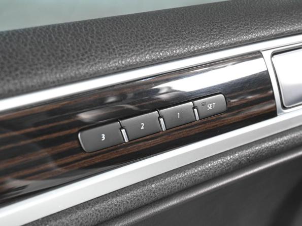 Volkswagen Touareg II Рестайлинг с пробегом 2015 года, цена 2 629 000 рублей, 228472 км, внедорожник, Автокод Объявления