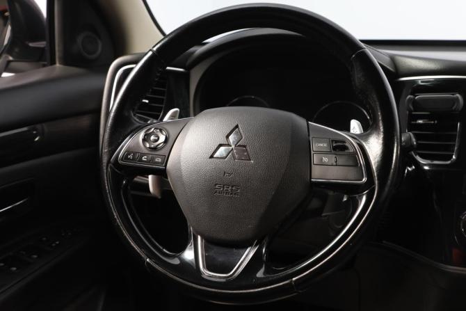 Mitsubishi Outlander III Рестайлинг 2 с пробегом 2015 года, цена 1 969 000 рублей, 320312 км, внедорожник, Автокод Объявления