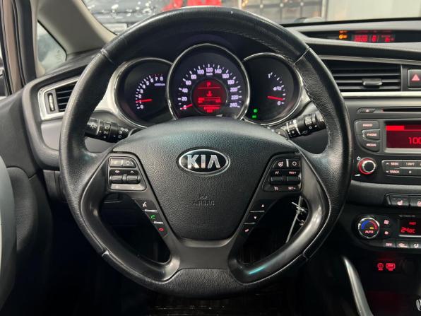 Kia Ceed II Рестайлинг с пробегом 2017 года, цена 1 550 000 рублей, 64605 км, хэтчбек, Автокод Объявления