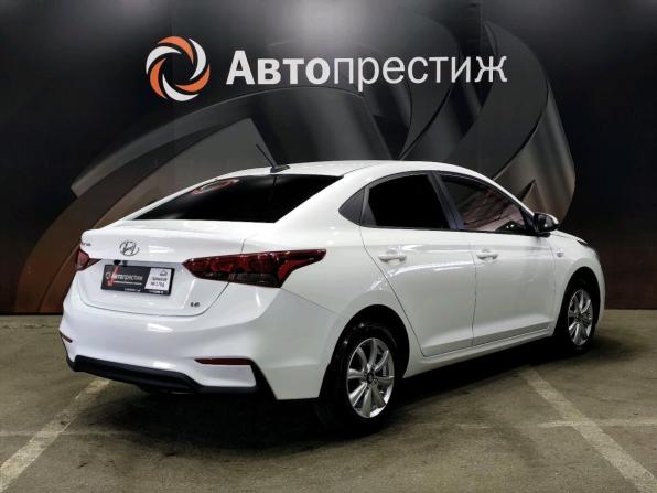 Hyundai Solaris II с пробегом 2018 года, цена 1 330 000 рублей, 127448 км, седан, Автокод Объявления