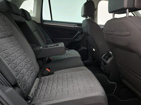 Volkswagen Tiguan II Рестайлинг с пробегом 2021 года, цена 3 520 000 рублей, 51392 км, внедорожник, Автокод Объявления