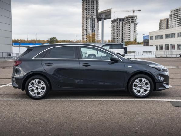 Kia Ceed III Рестайлинг с пробегом 2021 года, цена 2 449 000 рублей, 41552 км, хэтчбек, Автокод Объявления