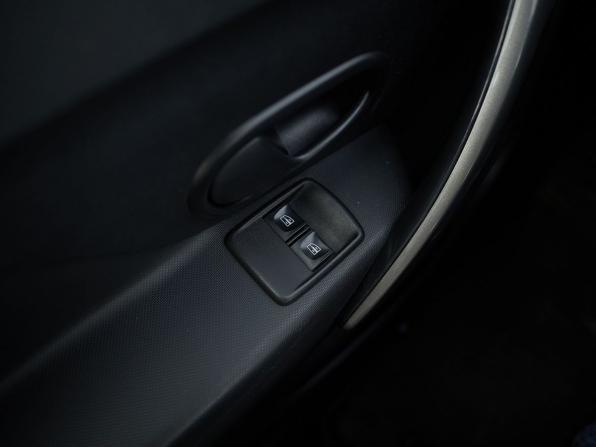Renault Logan II Рестайлинг с пробегом 2019 года, цена 898 000 рублей, 79181 км, седан, Автокод Объявления