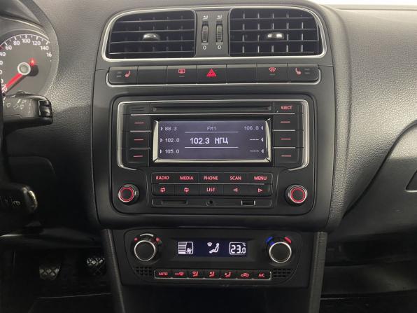 Volkswagen Polo V с пробегом 2015 года, цена 899 000 рублей, 108000 км, седан, Автокод Объявления