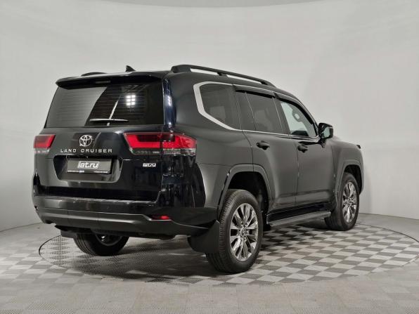 Toyota Land Cruiser 300 Series с пробегом 2023 года, цена 11 717 000 рублей, 39550 км, внедорожник, Автокод Объявления