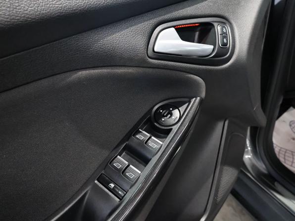 Ford Focus III Рестайлинг с пробегом 2017 года, цена 1 249 000 рублей, 91046 км, универсал, Автокод Объявления