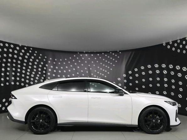 Changan UNI-V I с пробегом 2023 года, цена 2 599 000 рублей, 17406 км, лифтбек, Автокод Объявления