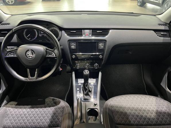 Skoda Octavia III (A7) Рестайлинг с пробегом 2017 года, цена 1 860 000 рублей, 126000 км, лифтбек, Автокод Объявления