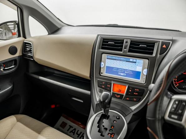 Toyota Ractis II с пробегом 2013 года, цена 1 150 000 рублей, 29192 км, хэтчбек, Автокод Объявления