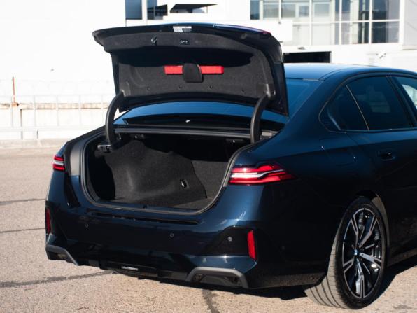 BMW 5 серии VIII (G60/G61/G68) с пробегом 2024 года, цена 7 650 000 рублей, 21184 км, седан, Автокод Объявления