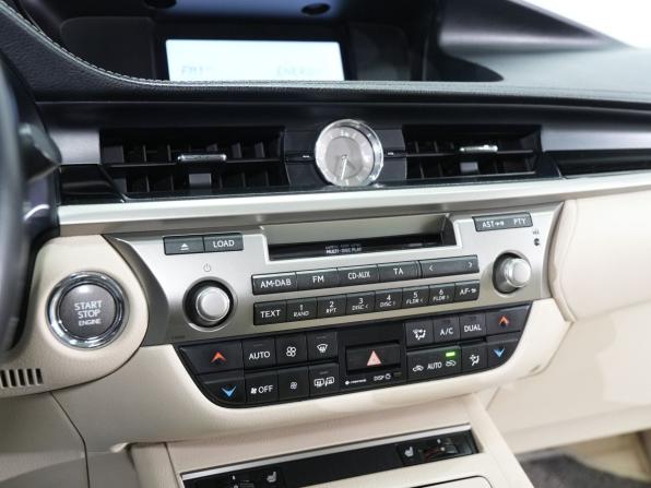Lexus ES VI с пробегом 2012 года, цена 2 230 000 рублей, 180843 км, седан, Автокод Объявления