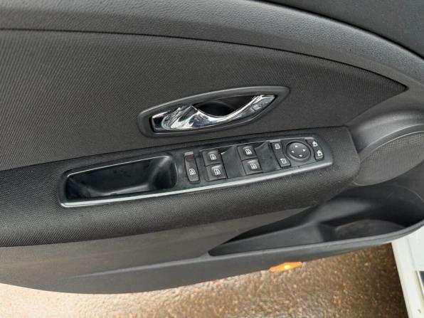 Renault Fluence I Рестайлинг с пробегом 2013 года, цена 575 000 рублей, 268653 км, седан, Автокод Объявления