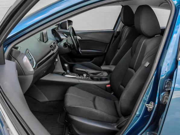 Mazda Axela III Рестайлинг с пробегом 2016 года, цена 1 405 000 рублей, 112089 км, хэтчбек, Автокод Объявления