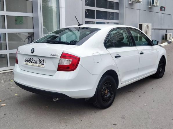 Skoda Rapid I с пробегом 2017 года, цена 950 000 рублей, 182529 км, лифтбек, Автокод Объявления