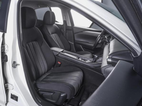 Mazda 6 III (GJ) Рестайлинг 2 с пробегом 2019 года, цена 2 386 000 рублей, 88806 км, седан, Автокод Объявления