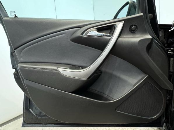 Opel Astra J Рестайлинг с пробегом 2012 года, цена 810 000 рублей, 193965 км, седан, Автокод Объявления