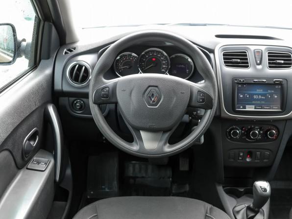 Renault Sandero II с пробегом 2015 года, цена 849 000 рублей, 71349 км, хэтчбек, Автокод Объявления