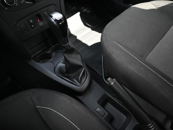 Renault Sandero II Рестайлинг с пробегом 2019 года, цена 750 000 рублей, 89178 км, хэтчбек, Автокод Объявления