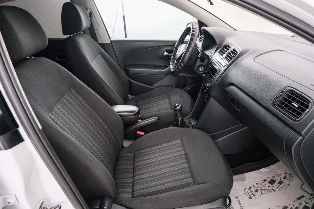 Volkswagen Polo V Рестайлинг Красноярск  - изображение 12
