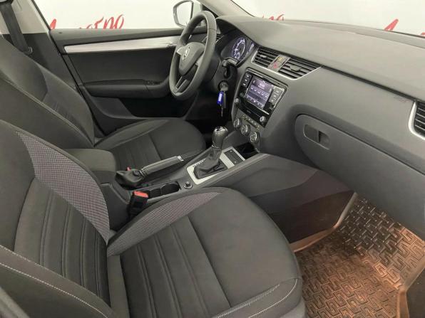 Skoda Octavia III (A7) Рестайлинг с пробегом 2019 года, цена 1 535 000 рублей, 172624 км, лифтбек, Автокод Объявления