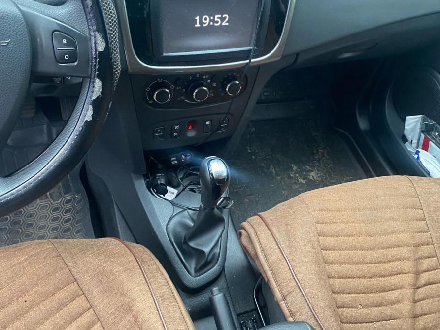 Renault Logan II Санкт-Петербург  - изображение 5