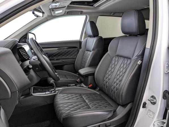 Mitsubishi Outlander III Рестайлинг 3 с пробегом 2022 года, цена 2 550 000 рублей, 25553 км, внедорожник, Автокод Объявления