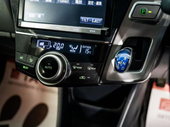 Toyota Prius Alpha I (ZVW40/41) Рестайлинг с пробегом 2016 года, цена 1 424 500 рублей, 177268 км, универсал, Автокод Объявления