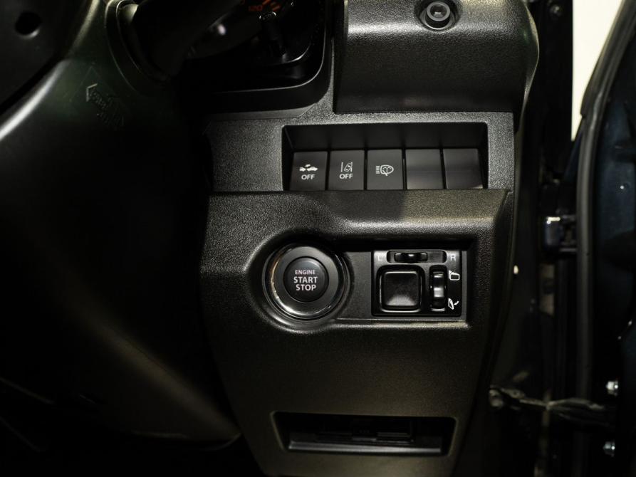 Suzuki Jimny IV Чита  - изображение 16