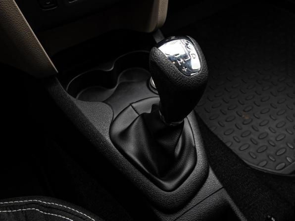 Renault Logan II с пробегом 2015 года, цена 649 000 рублей, 112222 км, седан, Автокод Объявления