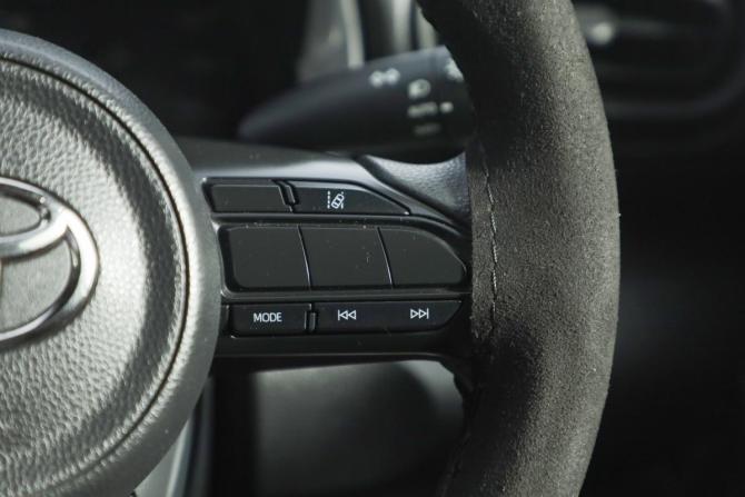 Toyota Yaris II с пробегом 2021 года, цена 1 059 000 рублей, 122000 км, хэтчбек, Автокод Объявления