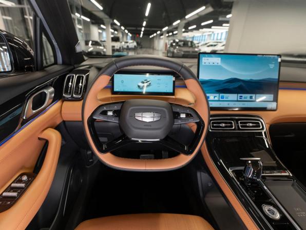 Geely Atlas II с пробегом 2025 года, цена 3 140 000 рублей, 30 км, внедорожник, Автокод Объявления