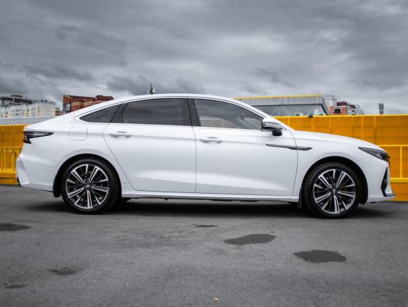 Chery Arrizo 8 с пробегом 2023 года, цена 2 040 000 рублей, 27500 км, седан, Автокод Объявления