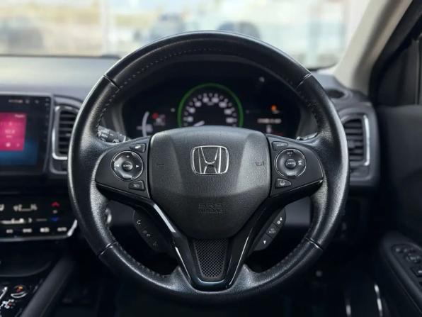 Honda Vezel I с пробегом 2017 года, цена 1 499 000 рублей, 130002 км, внедорожник, Автокод Объявления