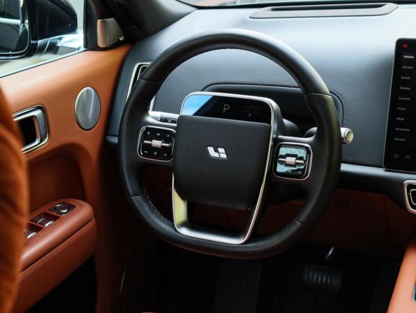 Li Auto (Lixiang) L9 I с пробегом 2023 года, цена 6 590 000 рублей, 22000 км, внедорожник, Автокод Объявления