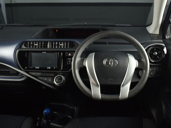 Toyota Aqua I Рестайлинг с пробегом 2017 года, цена 949 999 рублей, 97599 км, хэтчбек, Автокод Объявления
